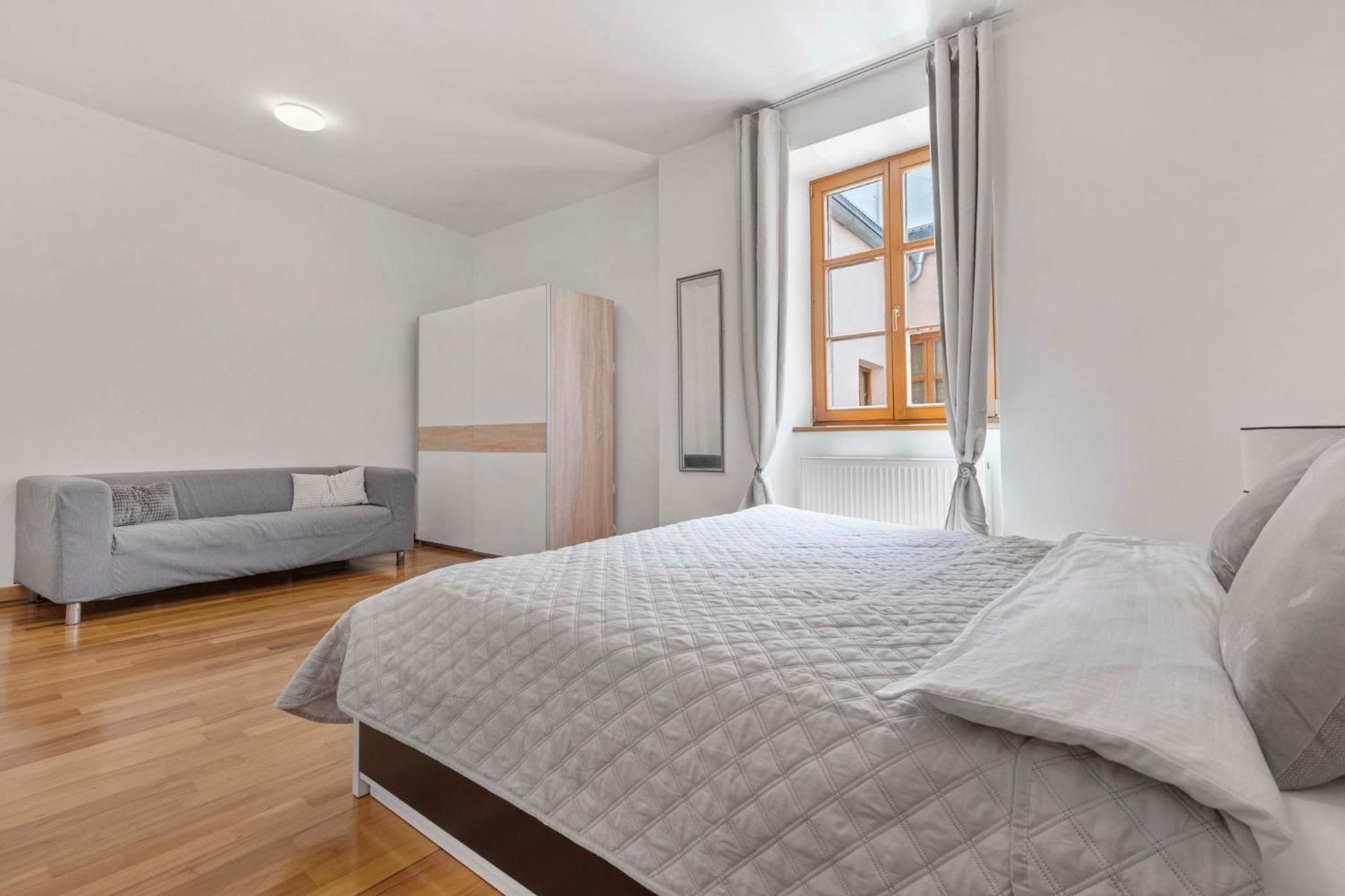 Charming Apartment In The Heart Of Bratislava Exterior photo